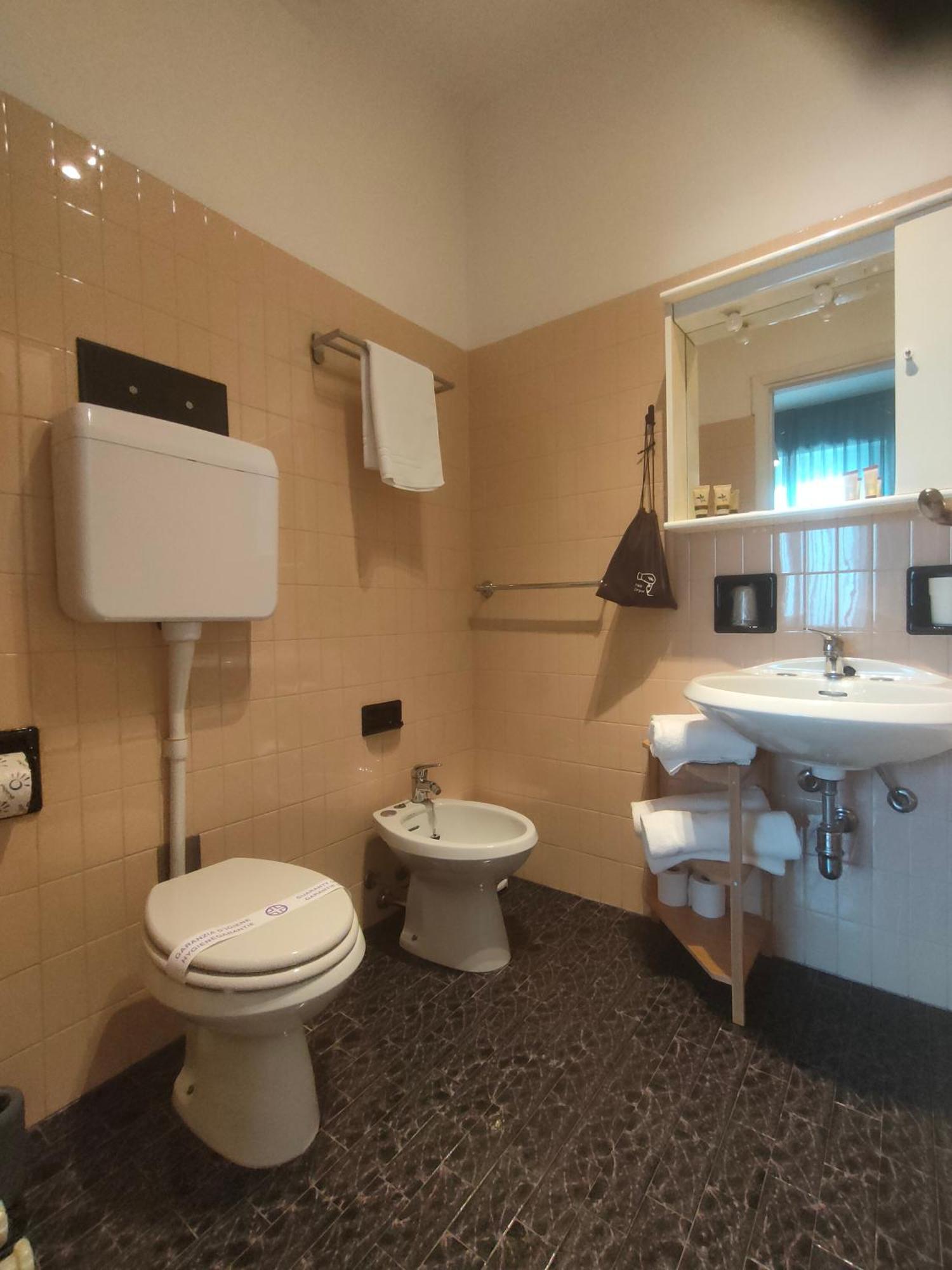 Albergo La Pescatrice Moniga del Garda Номер фото